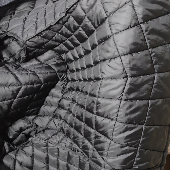 Reebok Quilted Thermal Lightweight Black Jacket With Hood - Picture 12 of 15